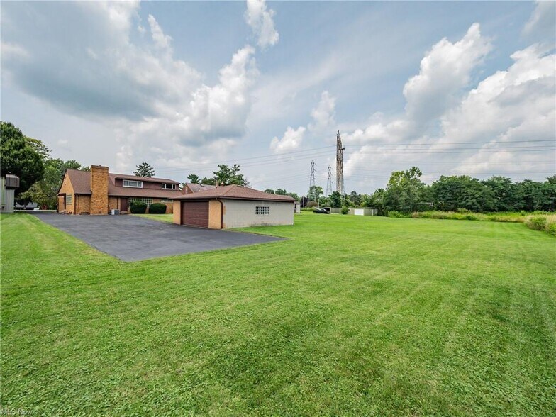 More Photos Of 31255 Lorain Rd, Cleveland Office Residential For Sale