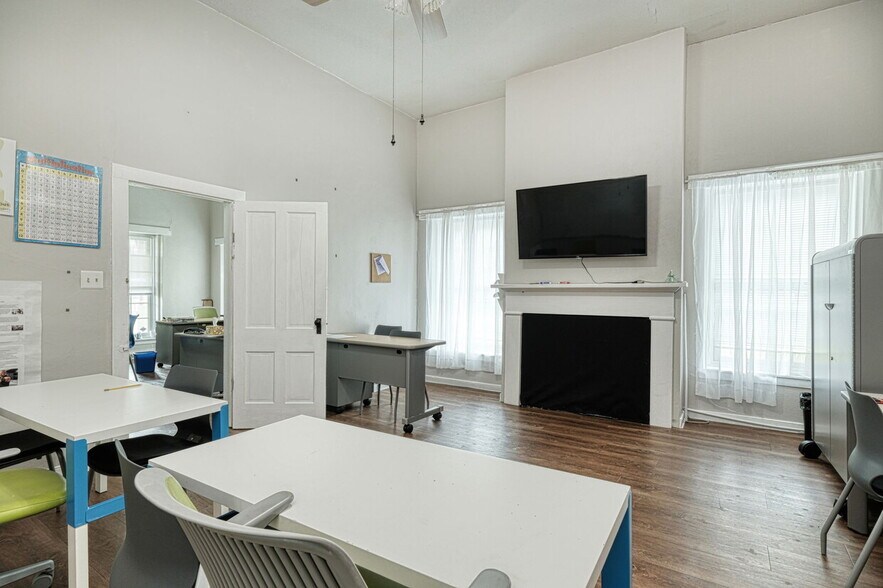 More Photos Of 4716 Bull Creek Rd, Austin Religious Facility For Sale