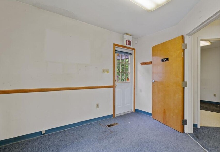 More Photos Of , Montgomery Office For Sale