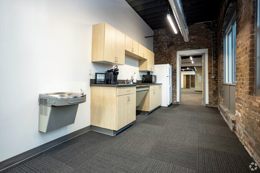 More Photos Of 141 Elm St, Buffalo Apartments For Lease