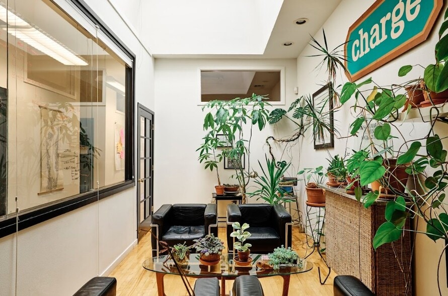 More Photos Of 2017 Mission St, San Francisco Office For Lease