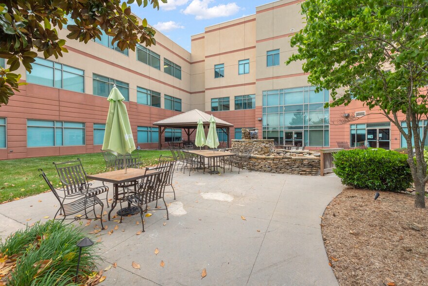 More Photos Of 120 Hospital Dr, Jefferson City Medical For Lease