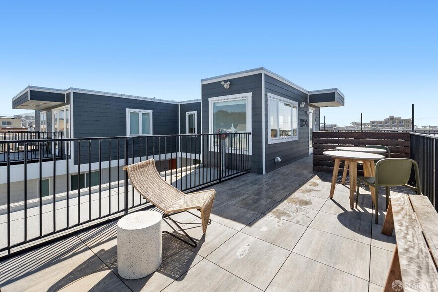 More Photos Of 4326 Irving St, San Francisco Apartments For Sale