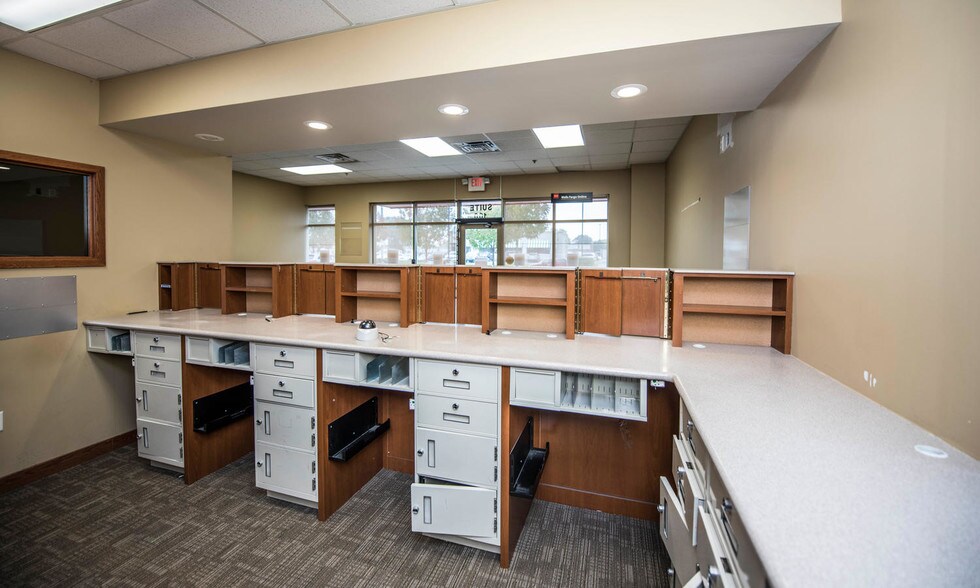 More Photos Of 300 Western Ave, Faribault General Retail For Lease