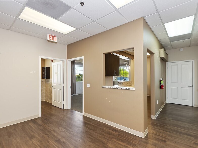 More Photos Of 35400 Bob Hope Dr, Rancho Mirage Medical For Sale