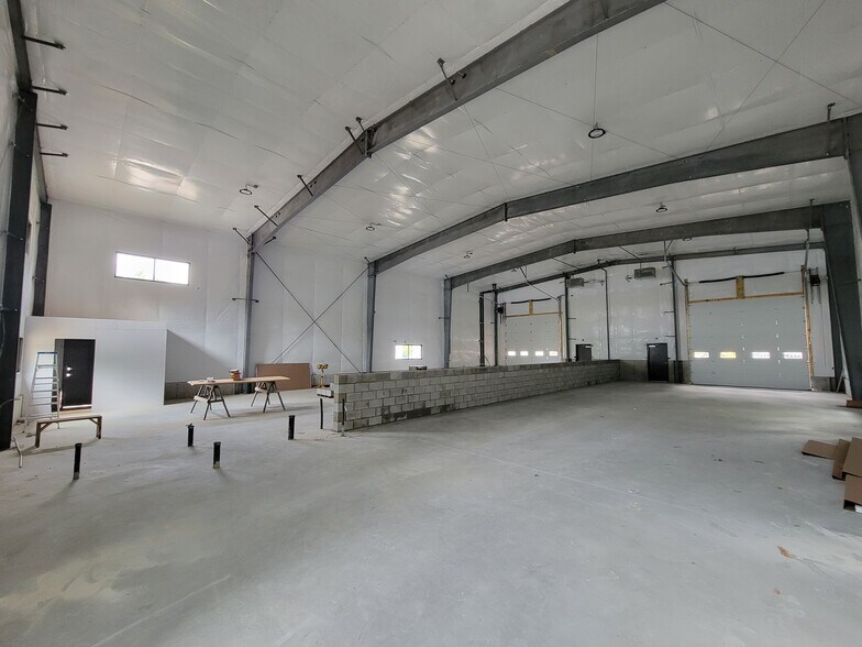 More Photos Of 50 Old Tyng Rd, Tyngsborough Warehouse For Sale