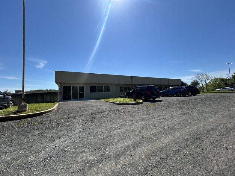 More Photos Of 200 School Aly, Green Lane Light Distribution For Lease