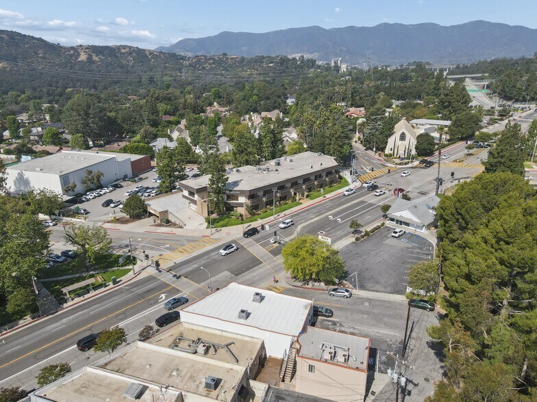 More Photos Of 1129 Foothill Blvd, La Cañada Flintridge Storefront For Lease