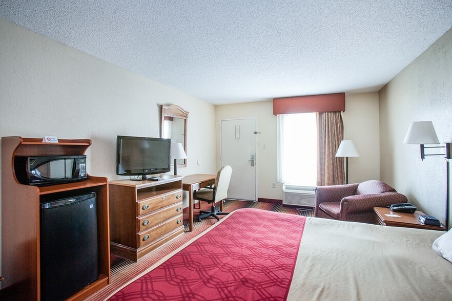 More Photos Of 337 Devereaux Dr, Natchez Hotel For Sale