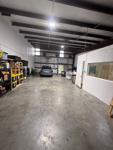 More Photos Of 1825 Dickinson Ave, Dickinson Warehouse For Lease