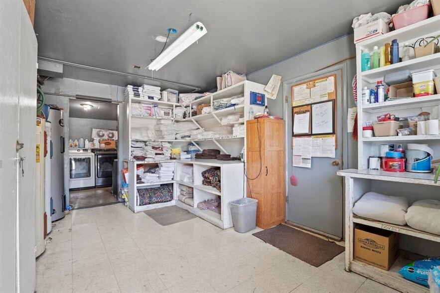 More Photos Of 924 W Highway 2, Newport Hotel For Sale