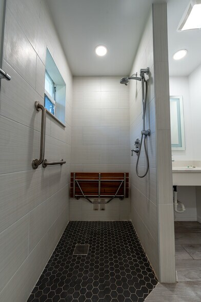 More Photos Of 2502 Tamarind Dr, Hutchinson Island Hotel For Sale