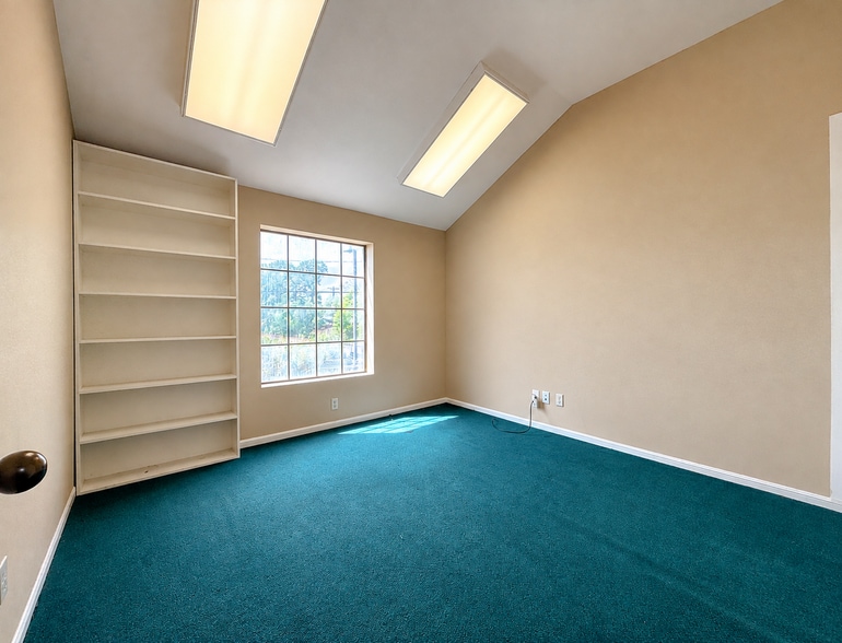 More Photos Of 1501 N Amburn Rd, Texas City Medical For Sale
