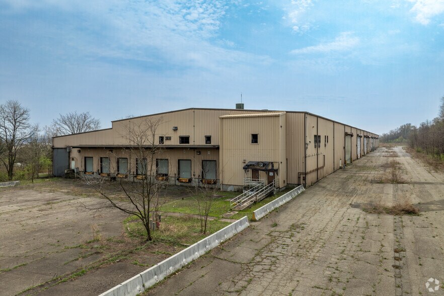 More Photos Of 500 Schuyler Ave, North Arlington Warehouse For Lease