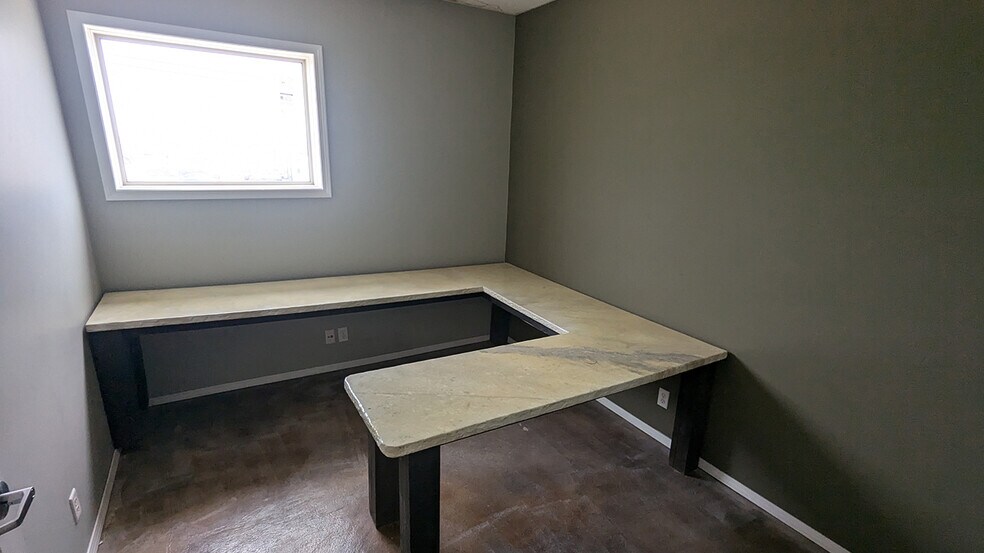 More Photos Of 86 Wheatfield Rd, Rosser Warehouse For Lease