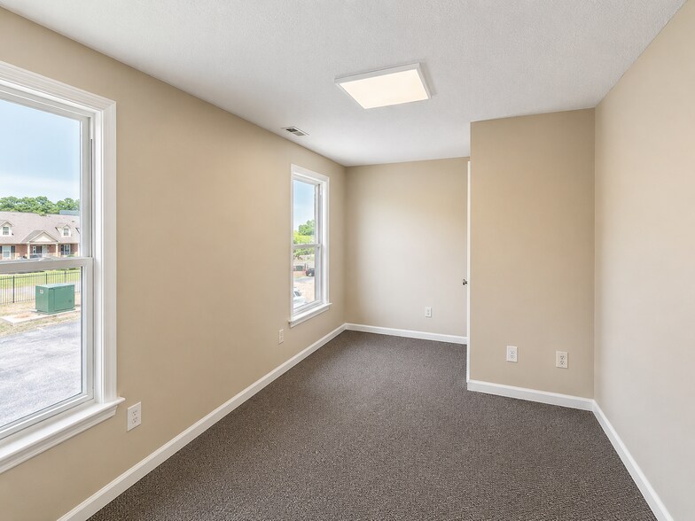 More Photos Of 581 Executive Pl, Fayetteville Office For Sale