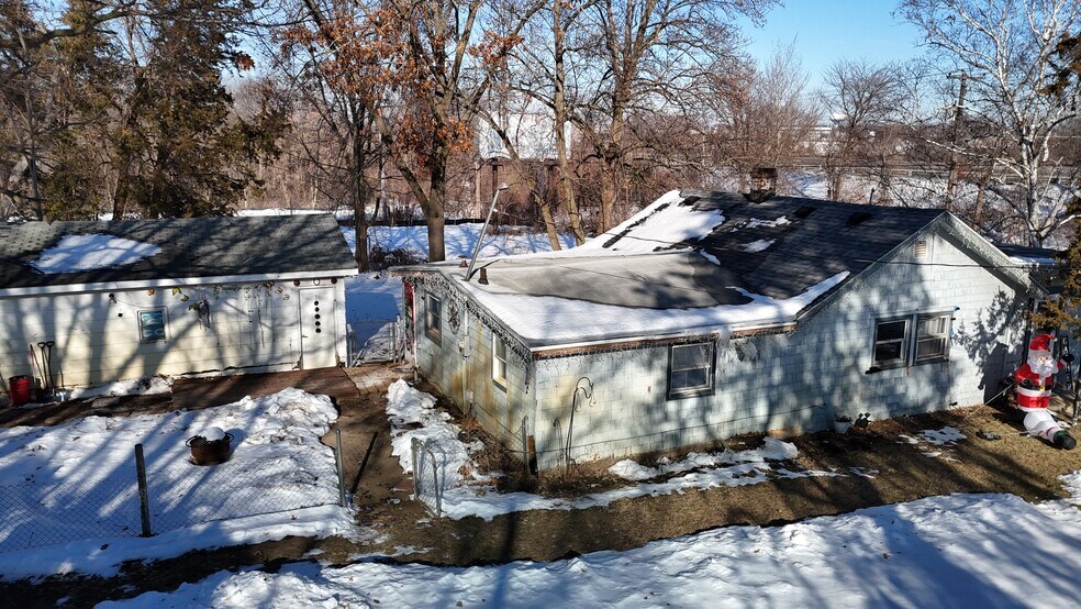More Photos Of 3007 S Alpine Rd, Rockford Industrial For Lease