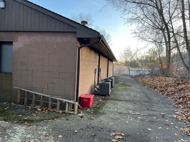 More Photos Of 527 Wolcott St, Waterbury Medical For Lease