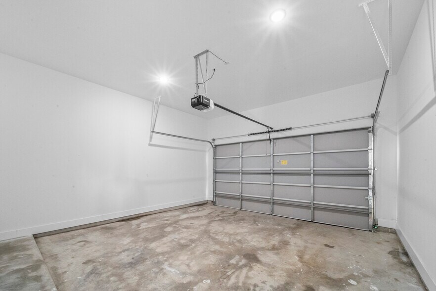 More Photos Of 2632 Paul Quinn St, Houston Apartments For Sale