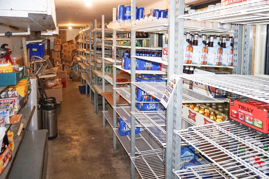 More Photos Of 1413 Martin Springs Dr, Rolla Convenience Store For Lease