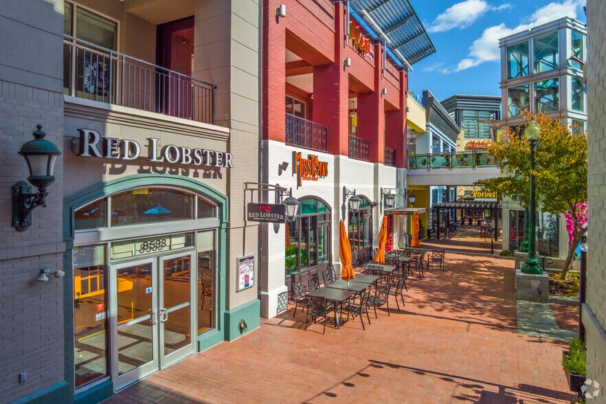 8661 Colesville Rd, Silver Spring, MD 20910