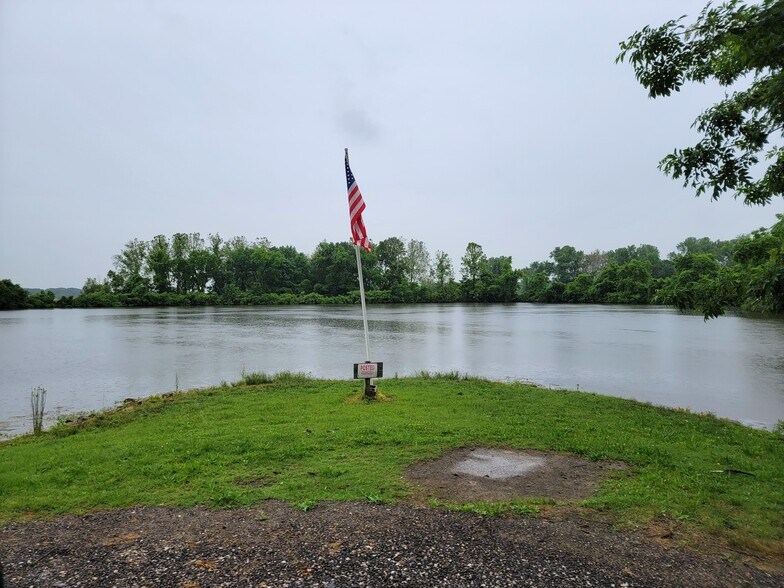 More Photos Of 3592 N Thunderhill Pl, Vincennes Manufactured Housing Mobile Home Park For Sale