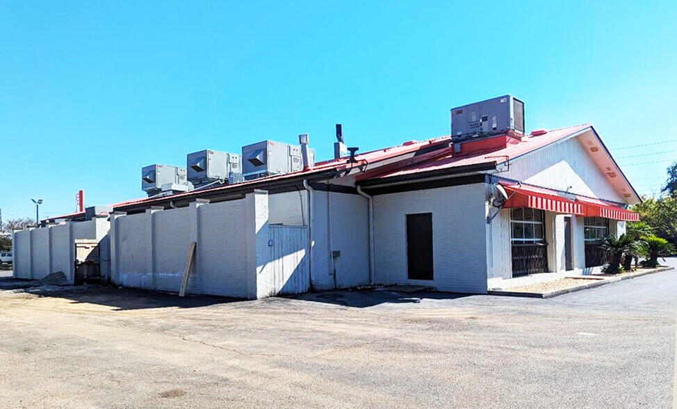 More Photos Of 5470 Inn Rd, Theodore Restaurant For Sale