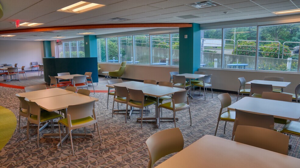 More Photos Of 878 Veterans Memorial Hwy, Hauppauge Office For Lease