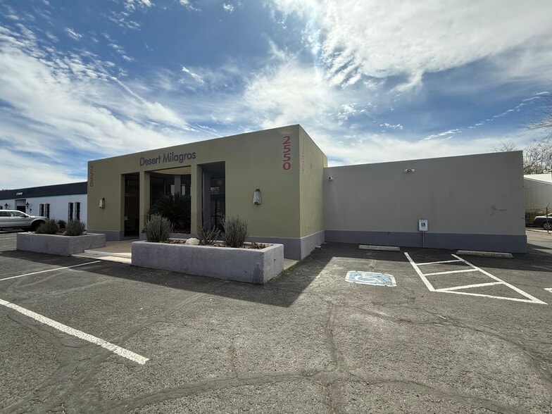 More Photos Of 2550 E Fort Lowell Rd, Tucson Medical For Lease