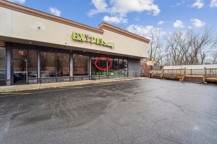 Primary Photo Of 1547 Arthur Kill Rd, Staten Island Freestanding For Lease