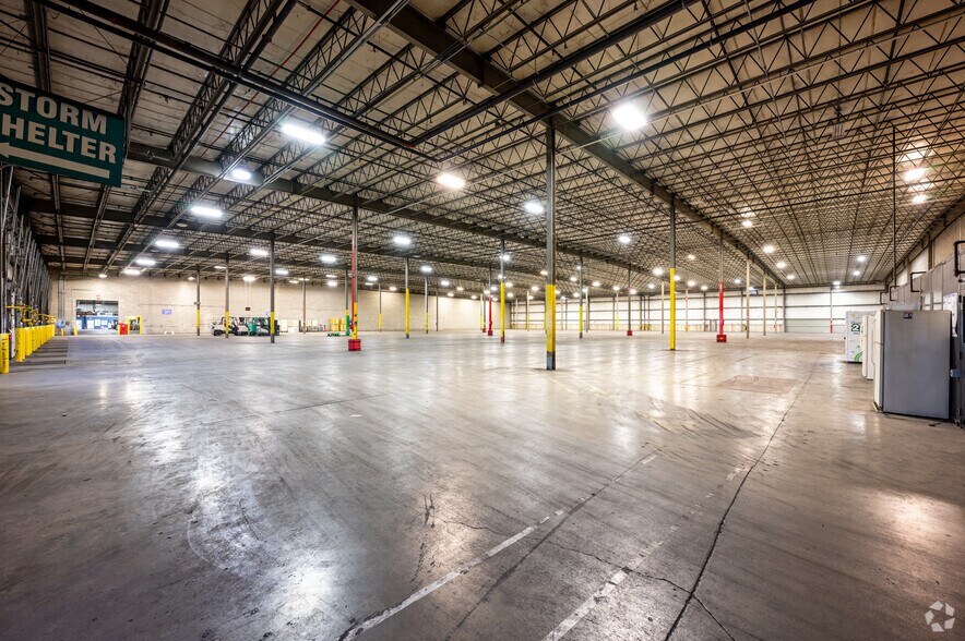 More Photos Of 2580 S 30th St, Lafayette Warehouse For Sale