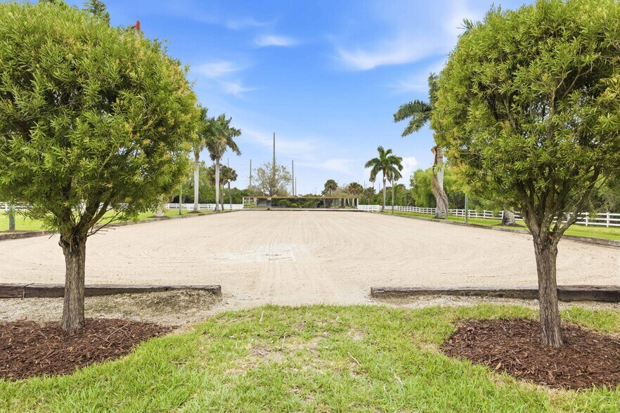 More Photos Of 3800 Staley Rd, Fort Myers Specialty For Sale
