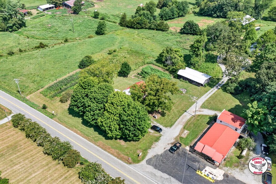 More Photos Of 2969 Moodyville Rd, Byrdstown General Retail For Sale