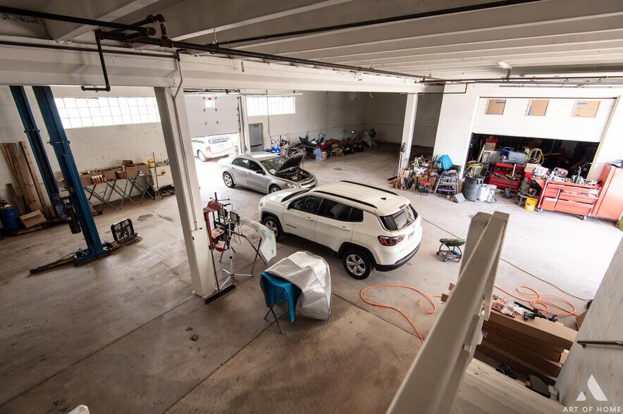 More Photos Of 926 Main St, Lemont Light Distribution For Sale