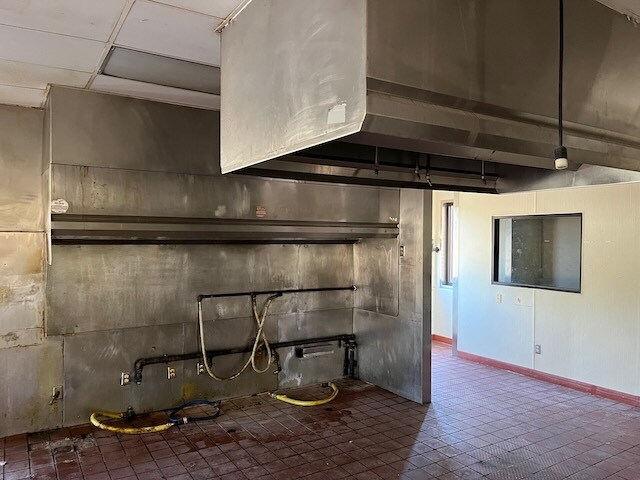 More Photos Of 401 S Boehne Camp Rd, Evansville Fast Food For Lease