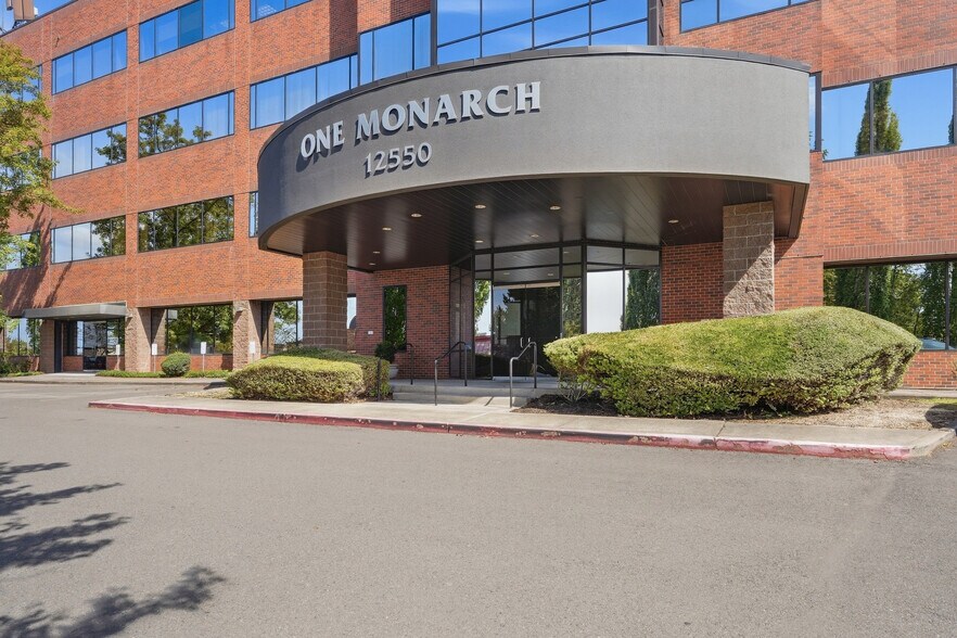 More Photos Of 12550 SE 93rd Ave, Clackamas Office For Lease