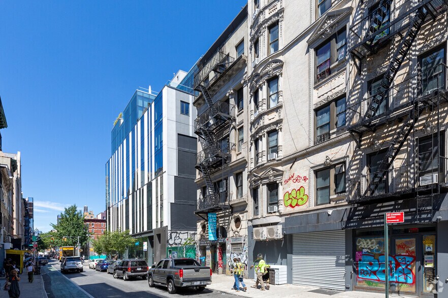 Primary Photo Of 158 Rivington St, New York Apartments For Lease