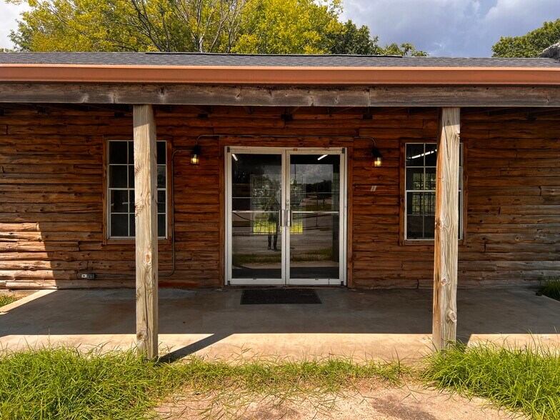 More Photos Of 11950 Alief Clodine Rd, Houston Light Distribution For Lease