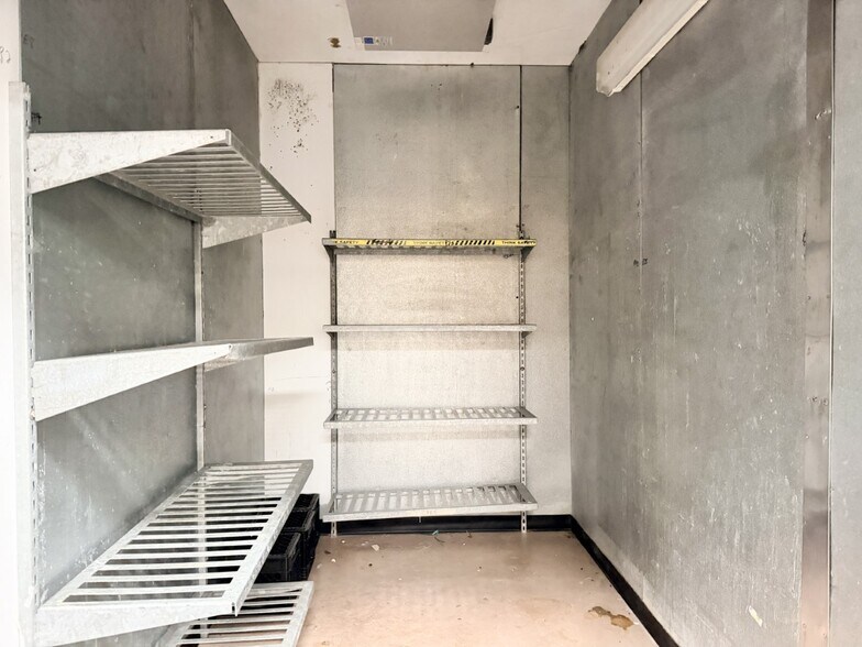 More Photos Of 302 S Broadway St, Jamesport General Retail For Sale