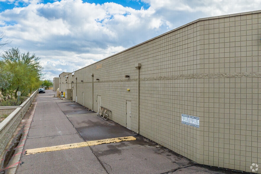 More Photos Of 21043 N Cave Creek Rd, Phoenix Storefront For Lease