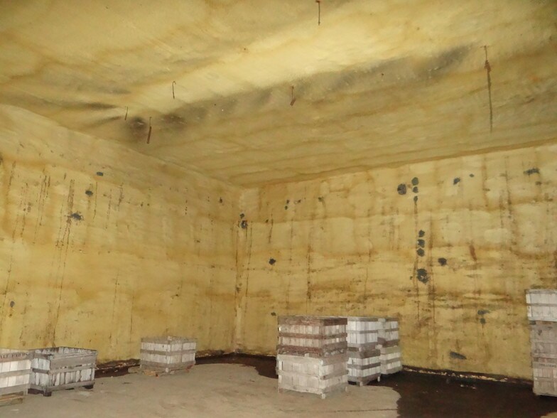 More Photos Of 275 Lattintown Rd, Marlboro Refrigeration Cold Storage For Sale