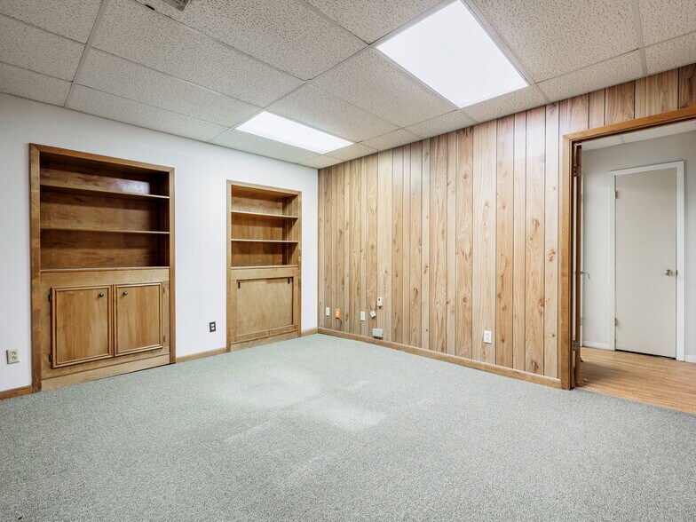 More Photos Of 233 Ackerman St, Rockdale Storefront Retail Office For Sale