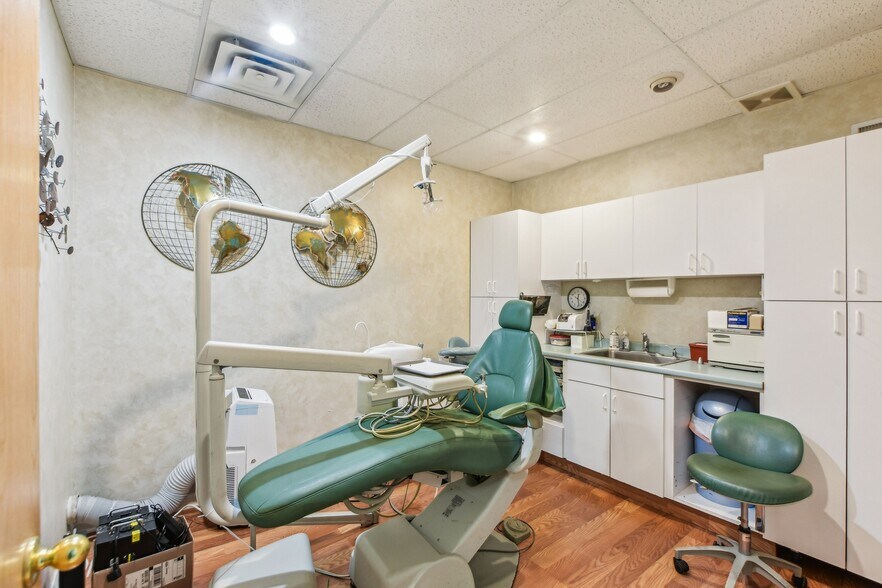 More Photos Of 4022 N Central Ave, Chicago Medical For Sale