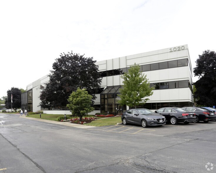 More Photos Of 1020 Milwaukee Ave, Deerfield Office For Lease