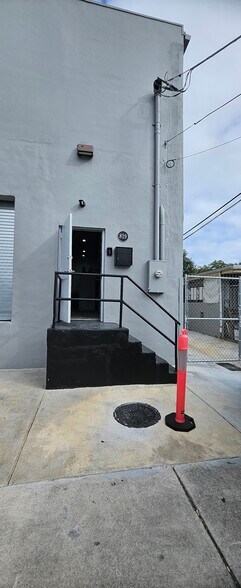 More Photos Of 819 SW 10th Ave, Miami Warehouse For Sale