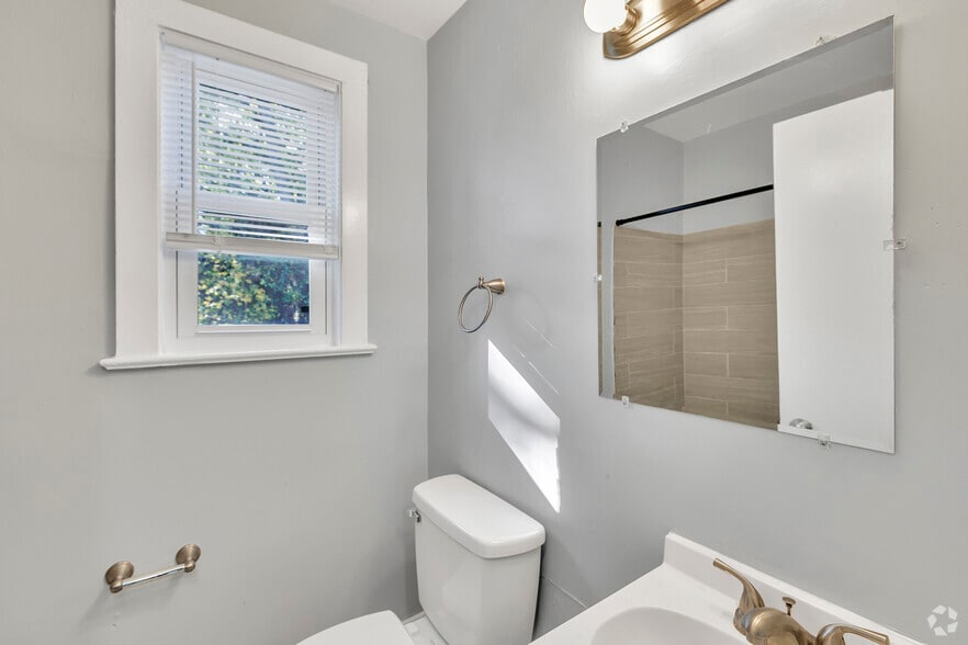 More Photos Of 307 W Little Creek Rd, Norfolk Apartments For Sale
