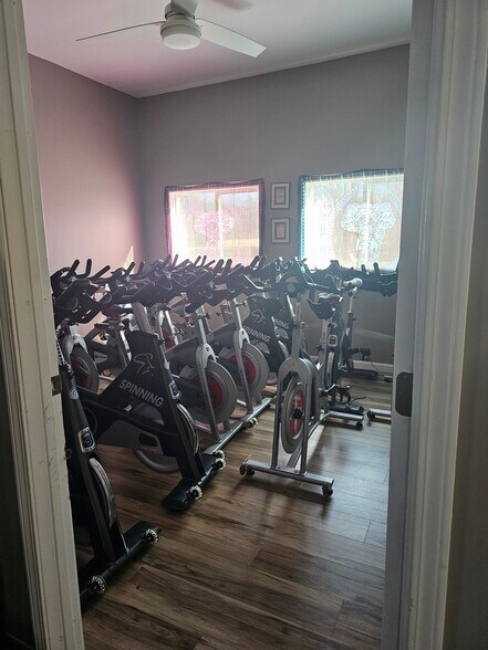 More Photos Of 146 W Division St, River Falls Warehouse For Lease