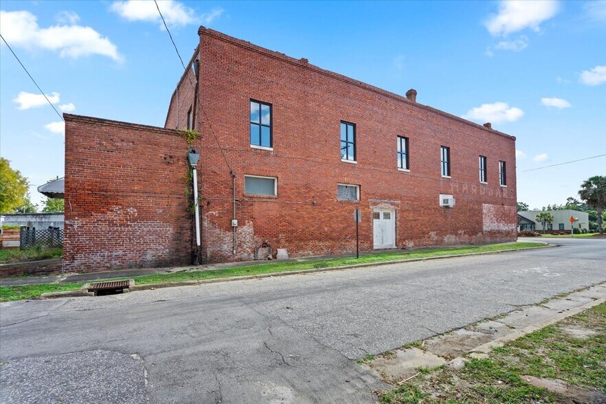 More Photos Of 163 W Main St, Timmonsville General Retail For Sale