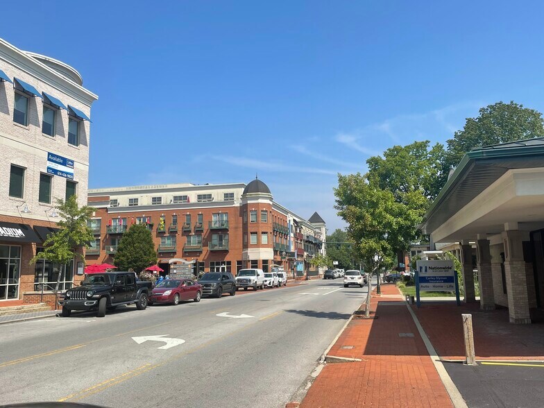 More Photos Of 104 Mill St, Gahanna Office For Lease