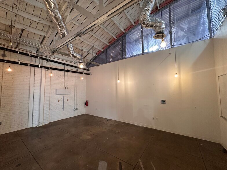More Photos Of 1305 N Catalina St, Los Angeles Loft Creative Space For Lease